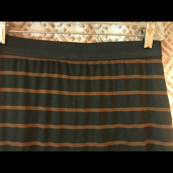 Street Style Soft Pencil Skirt - Picture 3 of 6
